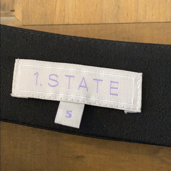 1.State Dressy crepe top - Picture 2 of 4